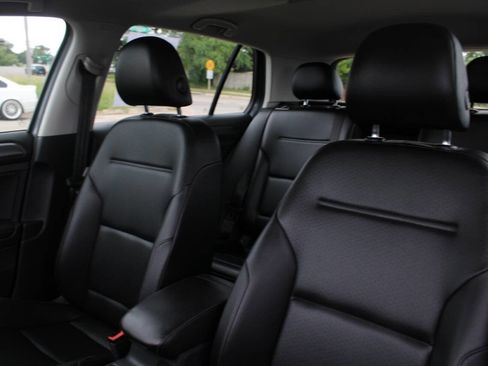 Used 2021 Volkswagen Golf 4-Door FWD image 20