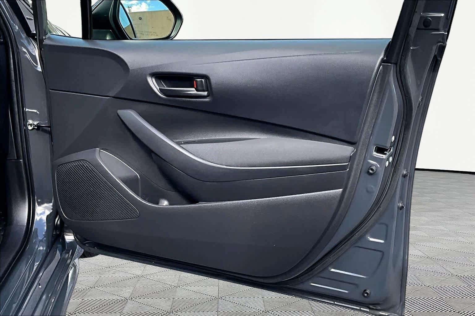 Used 2026 Toyota Corolla LE FWD image 23