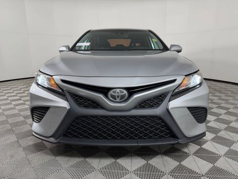 Used 2019 Toyota Camry SE image 5