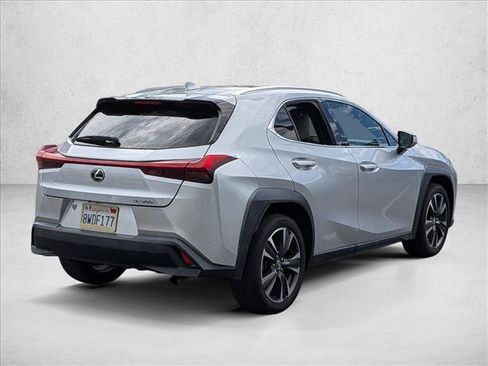 Used 2019 Lexus UX 200 w/ Premium Package FWD image 5