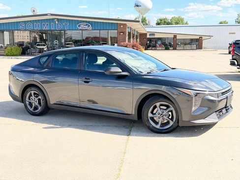 Used 2025 Kia K4 FWD image 3