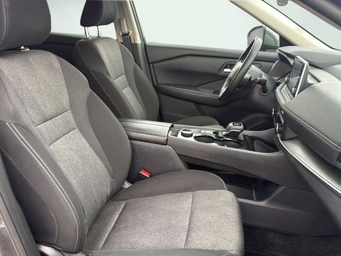 Used 2025 Nissan Rogue SV image 30