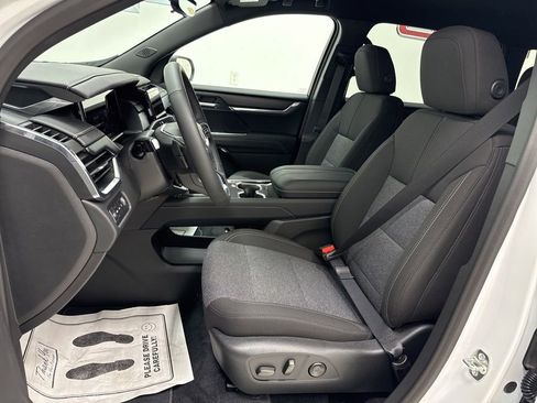 New 2026 GMC Acadia Elevation image 23