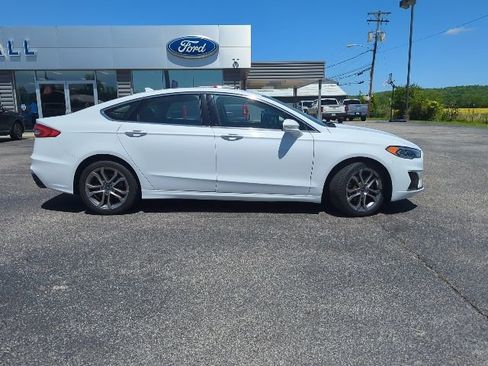 Used 2019 Ford Fusion SEL FWD image 31