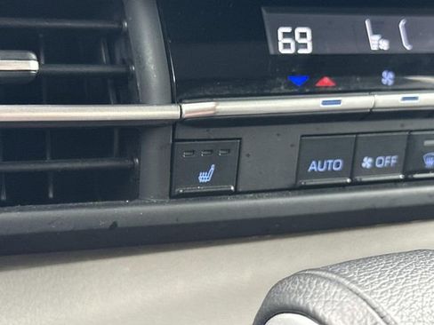 Used 2024 Toyota Sienna XLE image 27