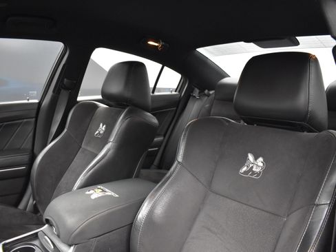 Used 2019 Dodge Charger Scat Pack w/ Dynamics Package image 12