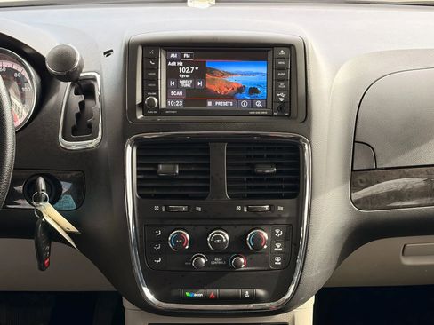 Used 2019 Dodge Grand Caravan SE image 67