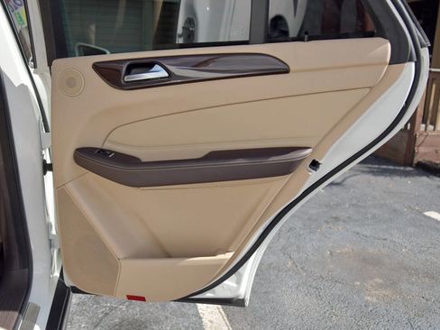 Used 2017 Mercedes-Benz GLE 350 w/ Premium 1 Package image 34