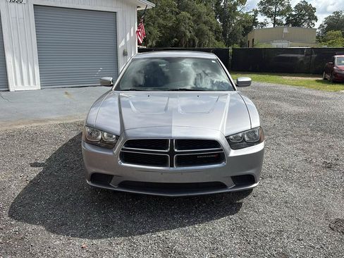 Used 2014 Dodge Charger SE w/ Sport Appearance Group RWD image 2