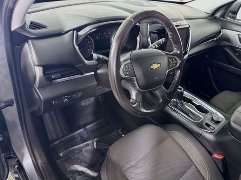 Used 2018 Chevrolet Traverse LT image 17