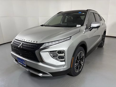 Used 2023 Mitsubishi Eclipse Cross SE image 4