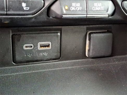 Certified 2023 Chevrolet Suburban LT image 27