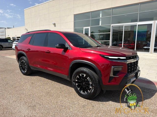 Used 2025 Chevrolet Traverse Z71 AWD/4WD image 3