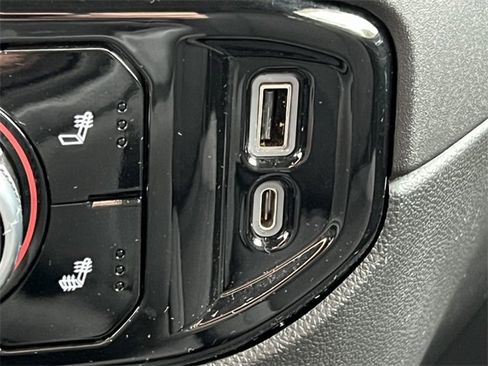 Used 2022 GMC Sierra 1500 Elevation image 31