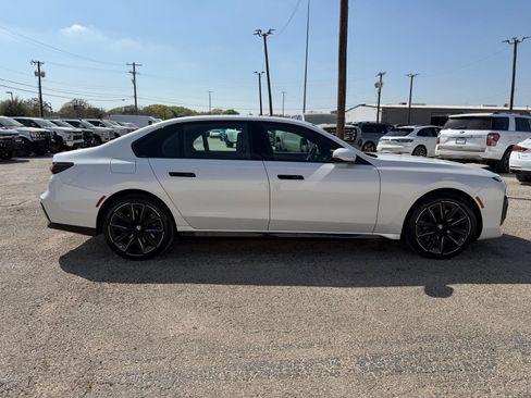 Used 2023 BMW 740i w/ Executive Package RWD image 8