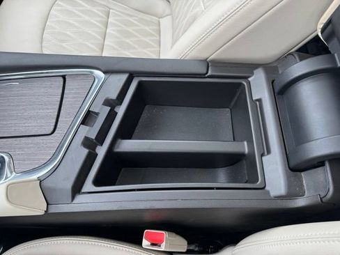 Used 2022 Buick Enclave Avenir AWD/4WD image 27