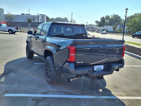 Certified 2025 Toyota Tacoma SR5 w/ SR5 Upgrade Package AWD/4WD image 26