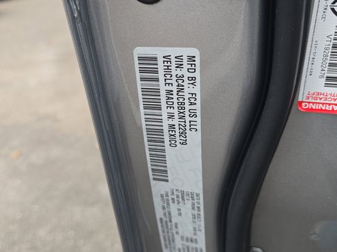 Used 2022 Jeep Compass Latitude image 32