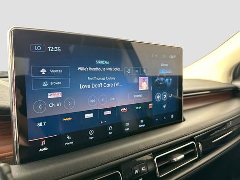 Used 2021 Lincoln Nautilus Reserve image 15