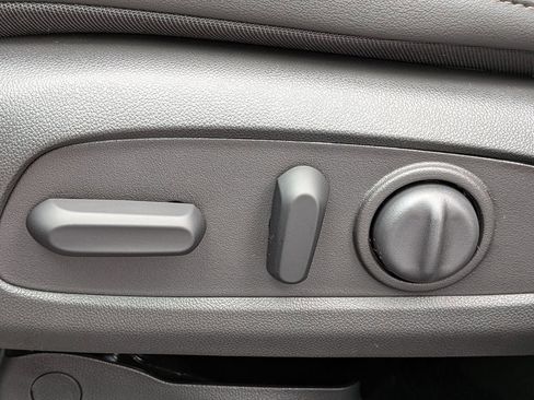 New 2026 Buick Envista Avenir image 17