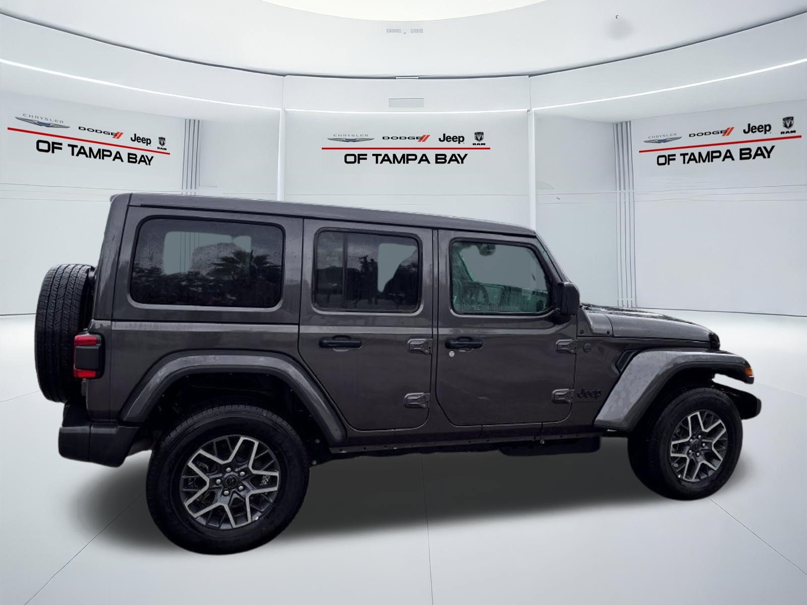 Used 2026 Jeep Wrangler Unlimited Sahara AWD/4WD image 7