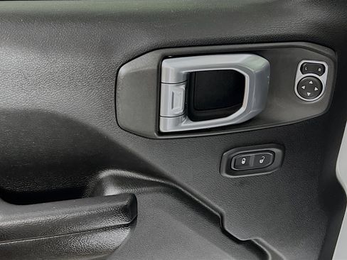 Used 2020 Jeep Gladiator Sport w/ Quick Order Package 24S image 17