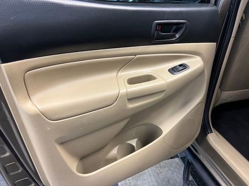 Used 2013 Toyota Tacoma PreRunner w/ SR5 Pkg image 17