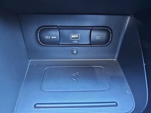 Used 2022 Kia Niro EX Premium image 28