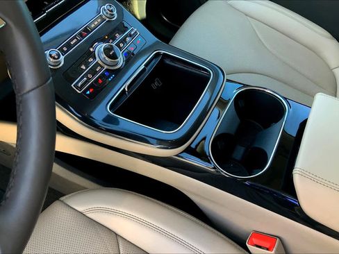 Used 2022 Lincoln Nautilus Reserve FWD image 17