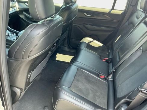 Used 2025 Jeep Grand Cherokee Altitude AWD/4WD image 14