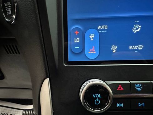 Used 2024 Ford Edge SEL w/ Convenience Package AWD/4WD image 11
