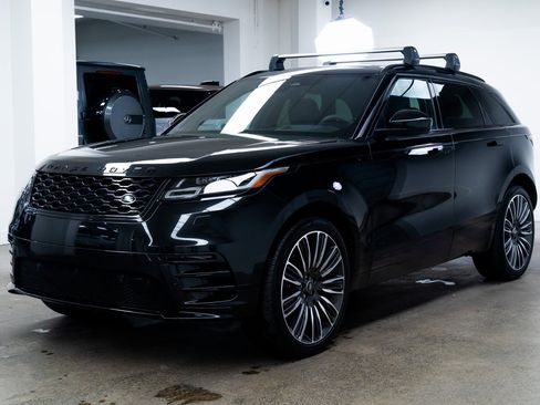 Used 2023 Land Rover Range Rover Velar HST image 3