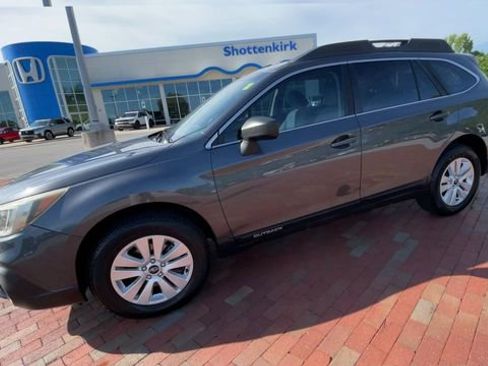 Used 2019 Subaru Outback 2.5i AWD/4WD image 6