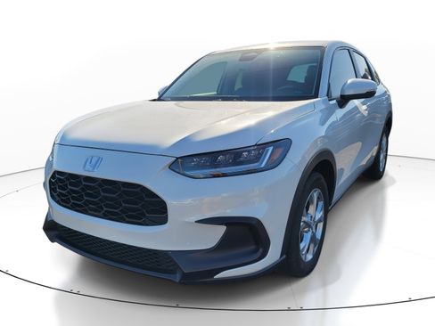 Used 2025 Honda HR-V LX image 3