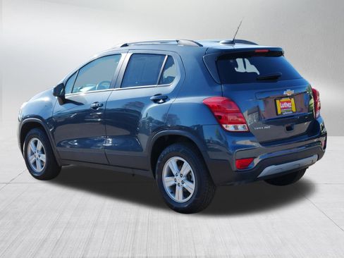 Used 2022 Chevrolet Trax LT w/ LT Convenience Package AWD/4WD image 5
