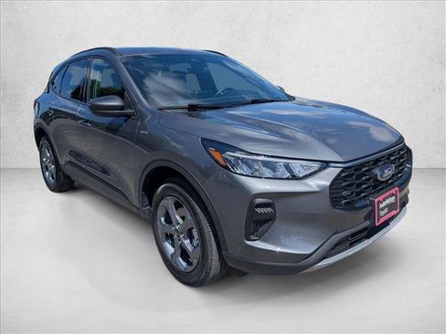Used 2025 Ford Escape ST-Line AWD/4WD image 3