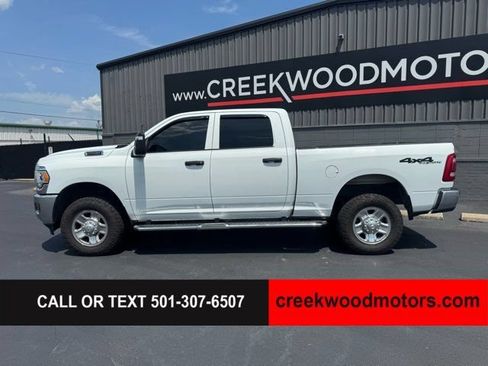 Used 2024 RAM 2500 Tradesman w/ Chrome Appearance Group AWD/4WD image 6