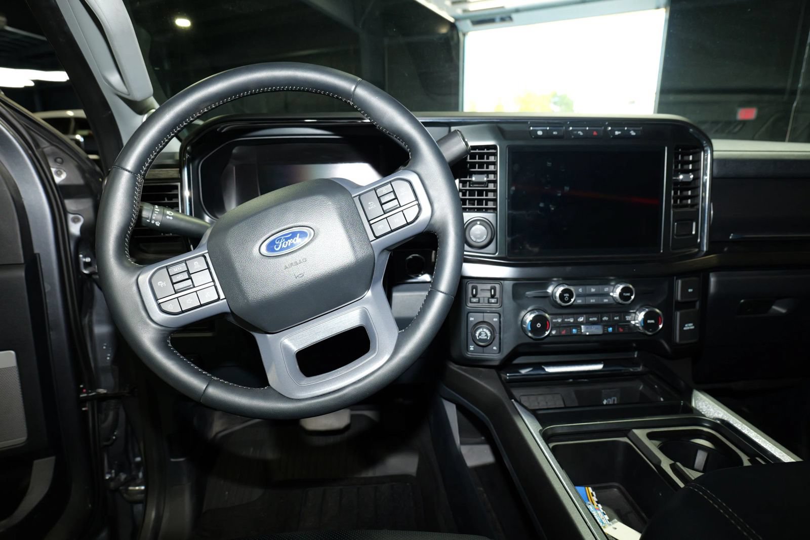 Used 2023 Ford F250 Lariat w/ Lariat Ultimate Package AWD/4WD image 21