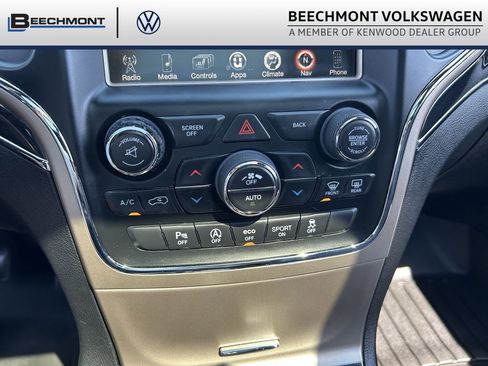 Used 2016 Jeep Grand Cherokee Overland AWD/4WD image 15