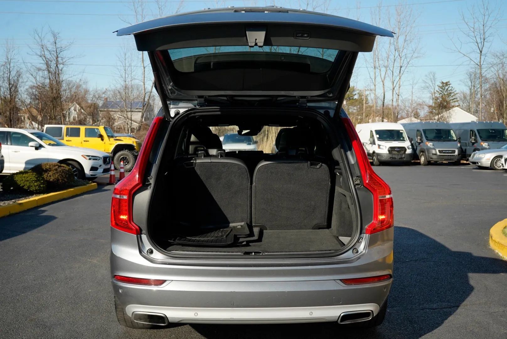 Used 2016 Volvo XC90 T6 Momentum w/ Momentum Plus Package AWD/4WD image 19