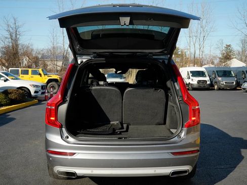 Used 2016 Volvo XC90 T6 Momentum w/ Momentum Plus Package AWD/4WD image 19