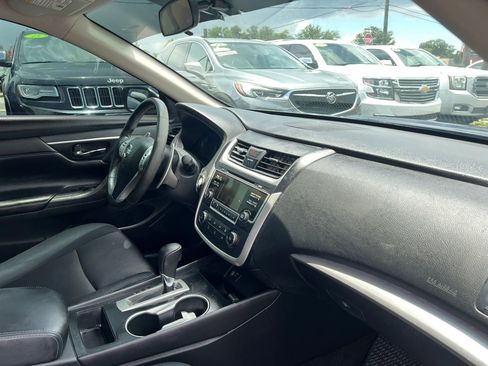 Used 2016 Nissan Altima 2.5 SR FWD image 17