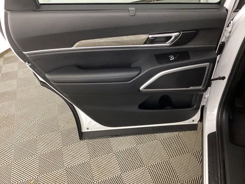 Used 2022 Kia Telluride EX w/ EX Premium Package image 18
