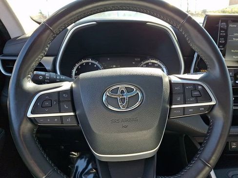 Used 2022 Toyota Highlander XLE image 21