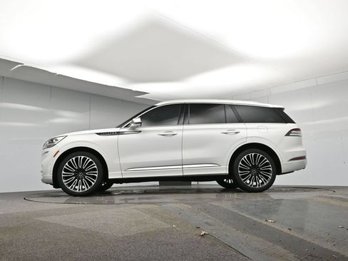 Used 2020 Lincoln Aviator Black Label w/ Dynamic Handling Package AWD/4WD image 45