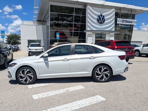 Certified 2026 Volkswagen Jetta SEL FWD image 3