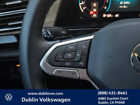 Used 2024 Volkswagen Atlas SE AWD/4WD image 21