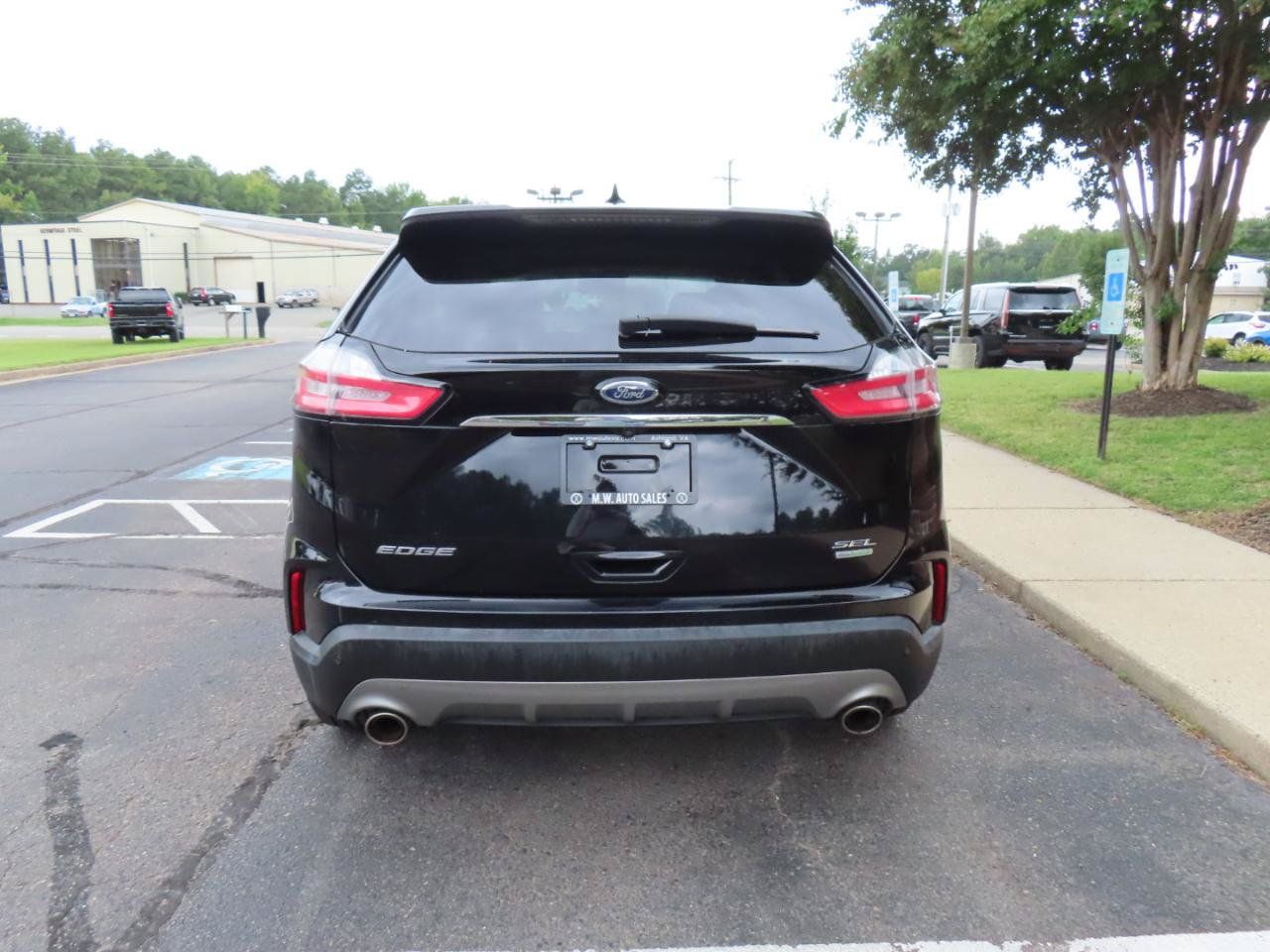 Used 2020 Ford Edge SEL w/ Convenience Package FWD image 6