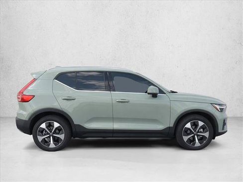 Used 2023 Volvo XC40 B5 Plus w/ Driver Assist Package AWD/4WD image 8
