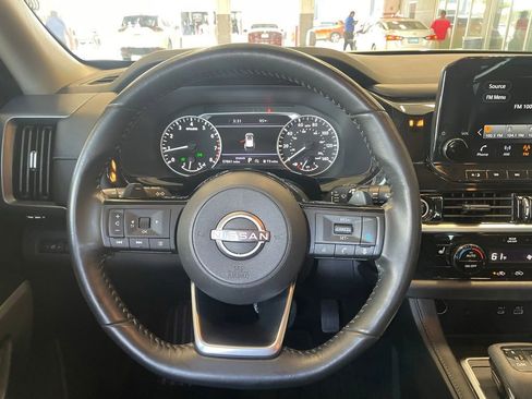Used 2023 Nissan Pathfinder SL FWD image 13